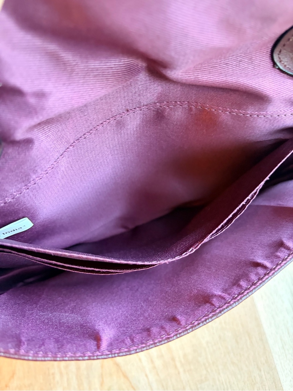Vintage Leather Burgundy G.H. Bass & Co Womens Crossbody Bag with Card Holders - Picture 8 of 8